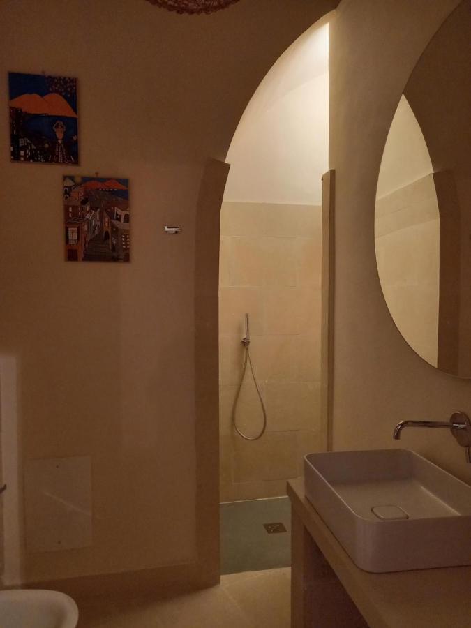 Le Petit Palais - Naples Bed & Breakfast Exterior photo
