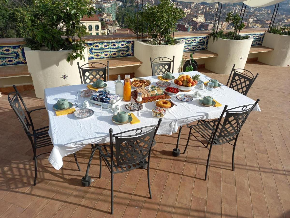 Le Petit Palais - Naples Bed & Breakfast Exterior photo
